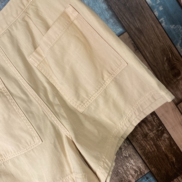 Universal thread  tan shorts - Picture 13 of 16